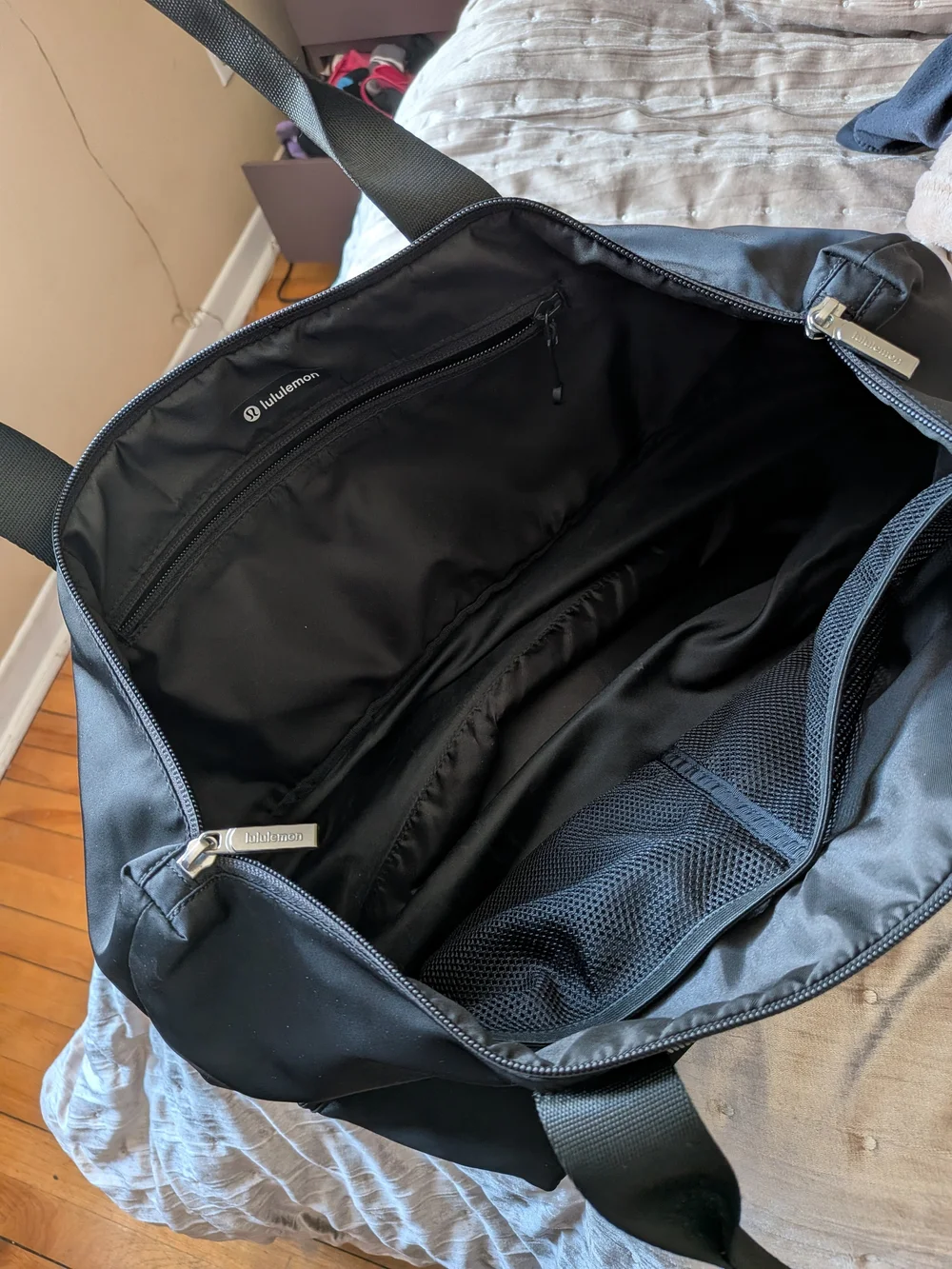 lululemon athletica City Adventurer Tote - Picture 3 of 3